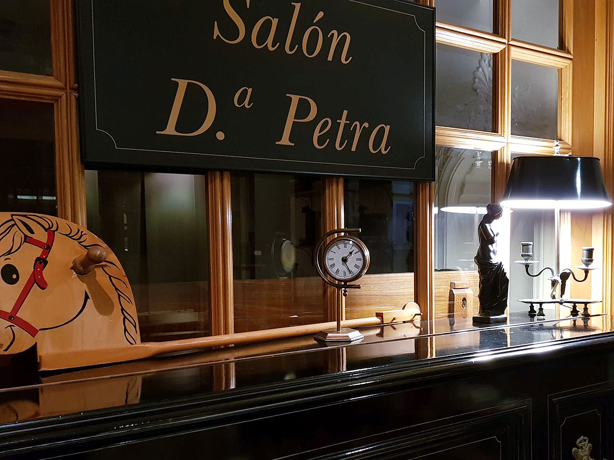 Hotel Zarauz Sal&oacute;n Do&ntilde;a Petra